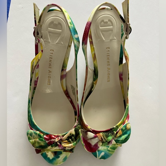 Etienne Aigner Women’s Peep Toe Slingback Heels, Size 7M, Floral Fabric. - Picture 6 of 7